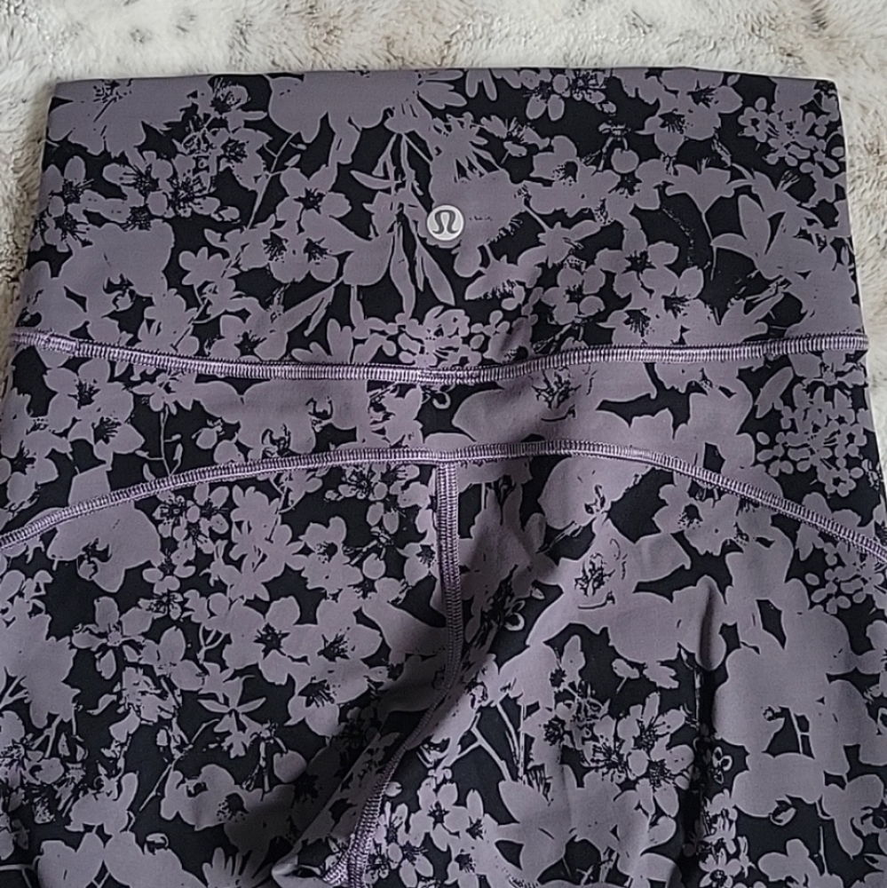 Lululemon In Movement Crop - Picture 6 of 9